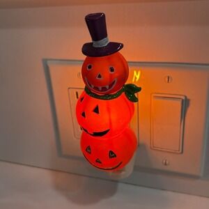 Vintage Halloween Stacked Pumpkin Hat Night Light Decor Seasons of Cannon Falls‎